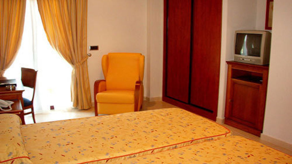 Hotel Daniya Spa & Business Room