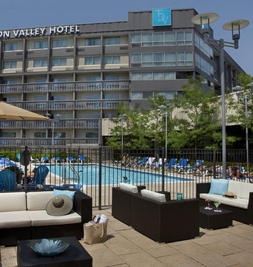 Toronto Don Valley Hotel & Suites