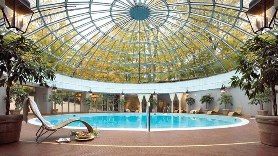 Toronto Don Valley Hotel & Suites Pool