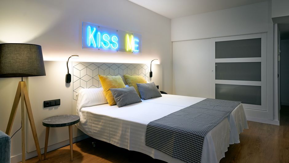 Hotel Flamboyan Room