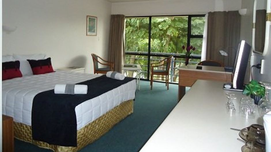 Allenby Park Hotel Room
