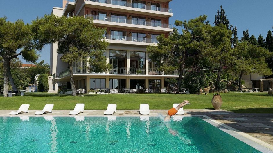 Kalamaki Beach Hotel Exterior