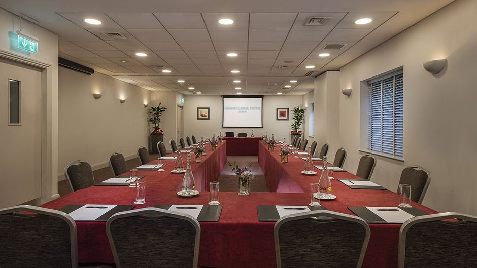 Grand Canal Hotel Meeting