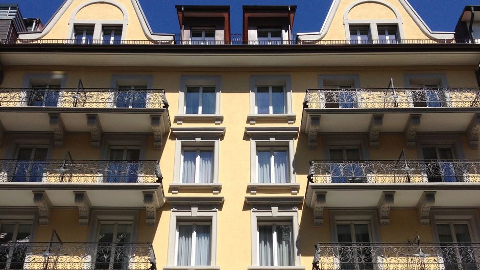 Alpina Hotel Exterior