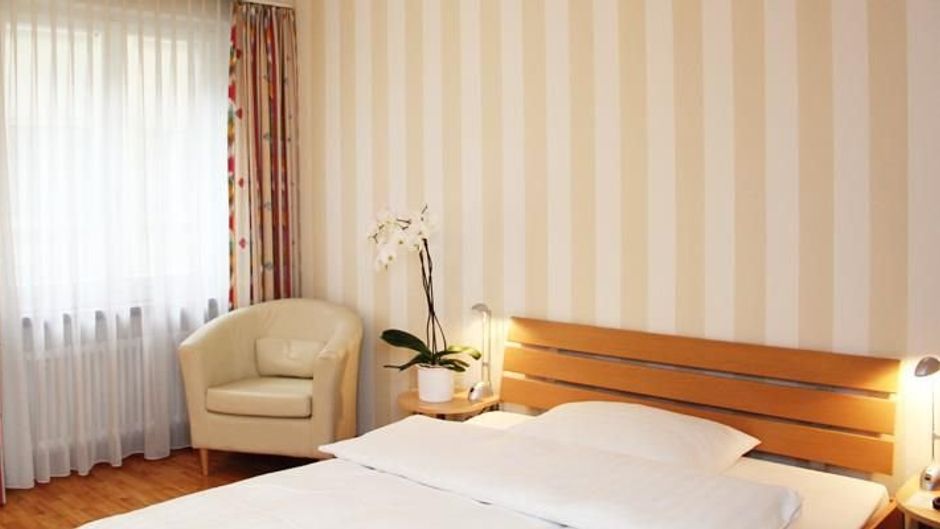 Roter Turm/Tour Rouge Hotel Room
