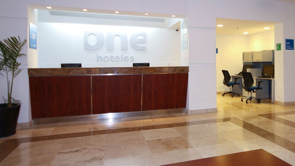 One Ciudad del Carmen Concordia Lobby