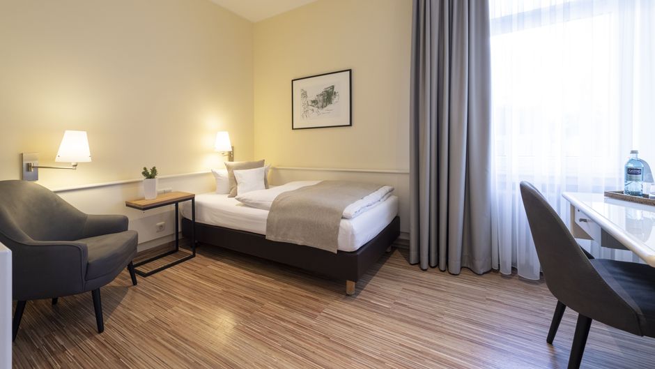 Hotel Deutscher Hof Room