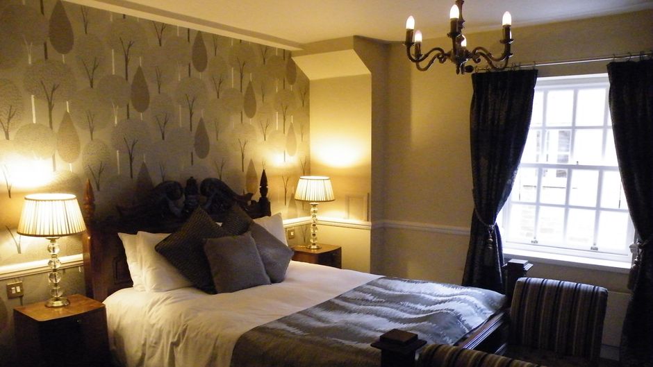 Saracens Head Hotel Room