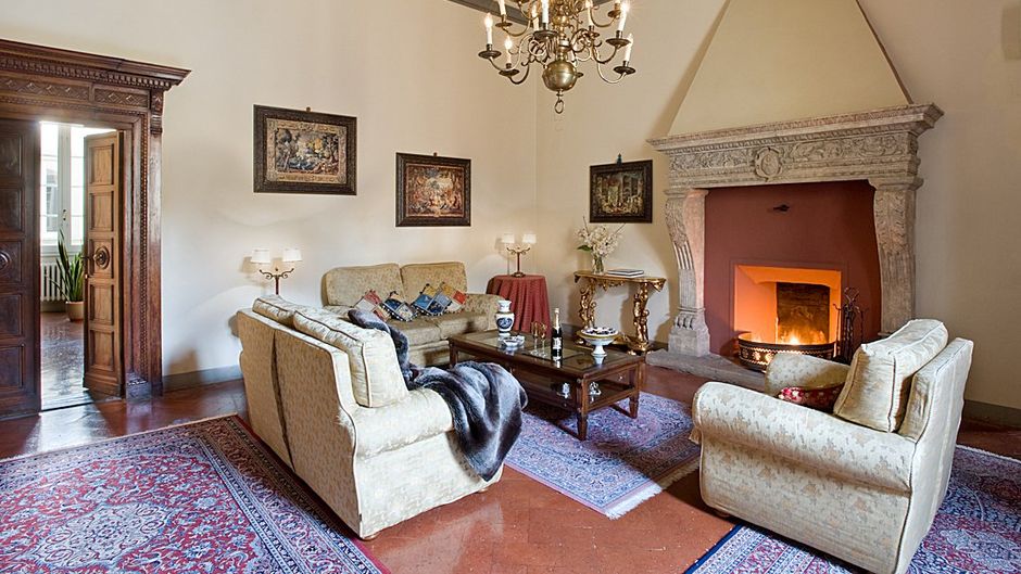 Palazzo Magnani Feroni Room