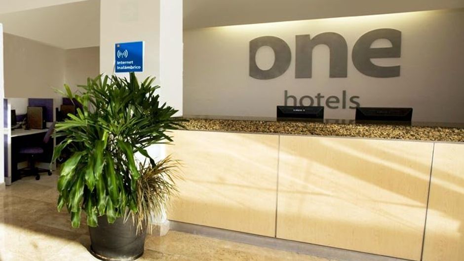 One San Luis Potosi Glorieta Juarez Lobby