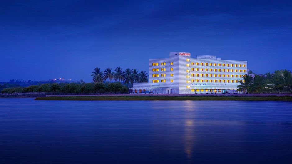 Hotel Naveen Exterior