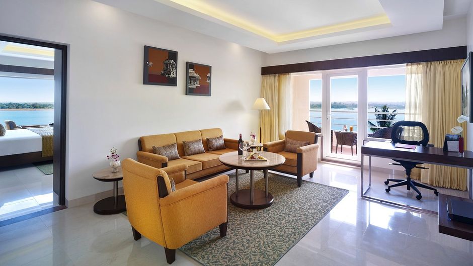 Hotel Naveen Suite