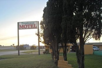 Tropicana Motel-Bastrop