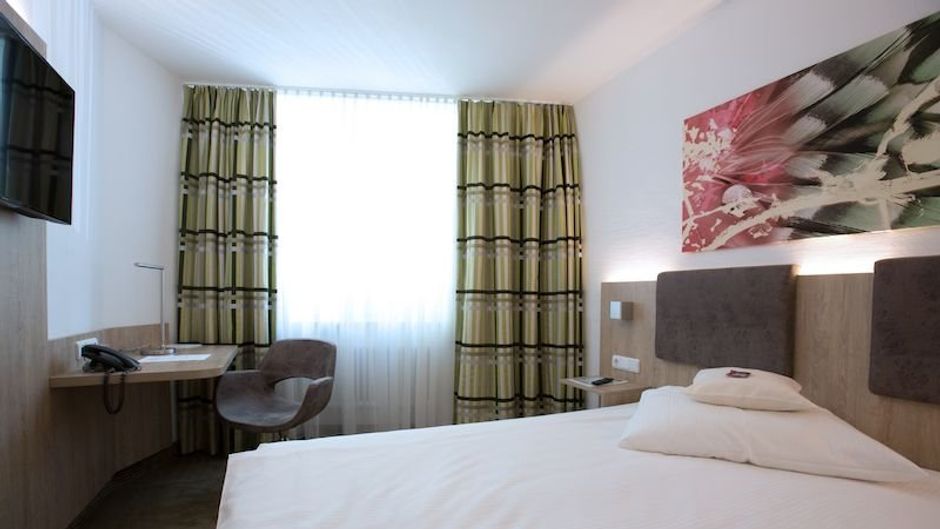 Central Hotel Eschborn Room