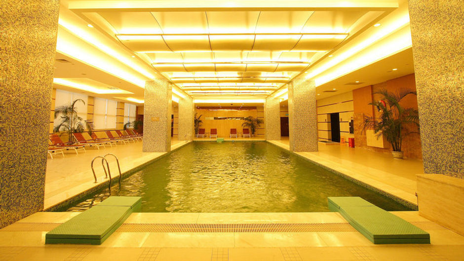 White Dolphin Hotel Pool
