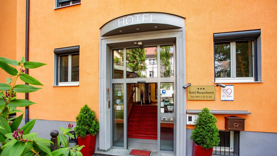 Hotel Burgschmiet Exterior
