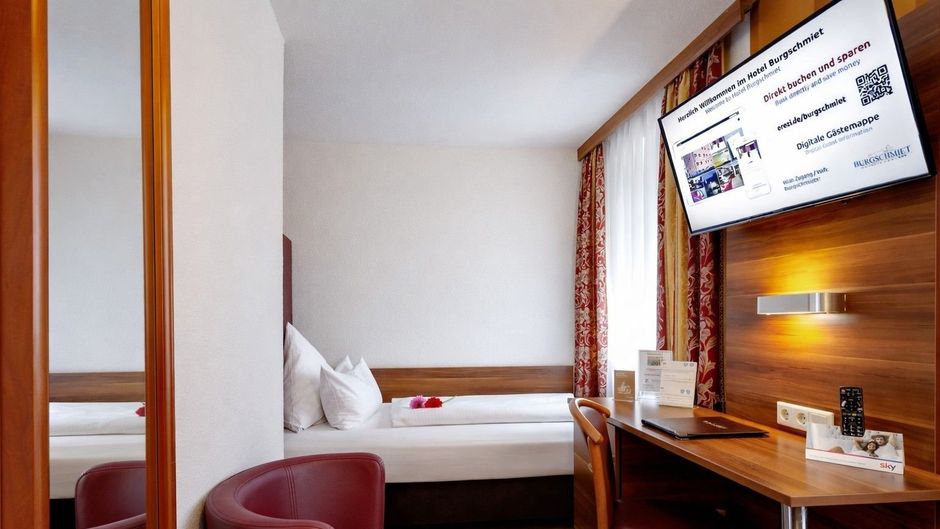 Hotel Burgschmiet Room