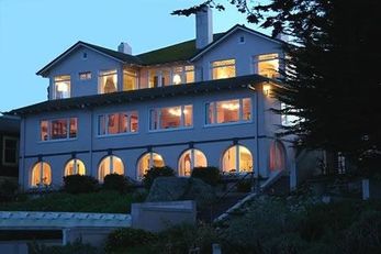 Martine Inn