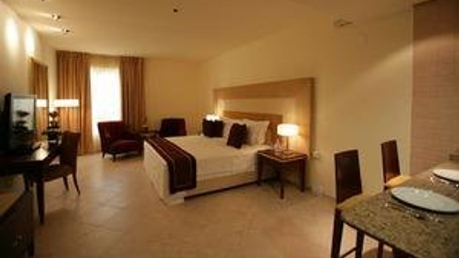 Belvedere Court Hotel Apartments Room
