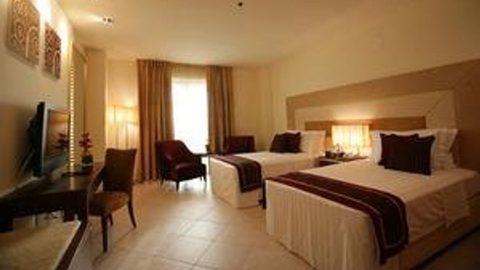 Belvedere Court Hotel Apartments Room