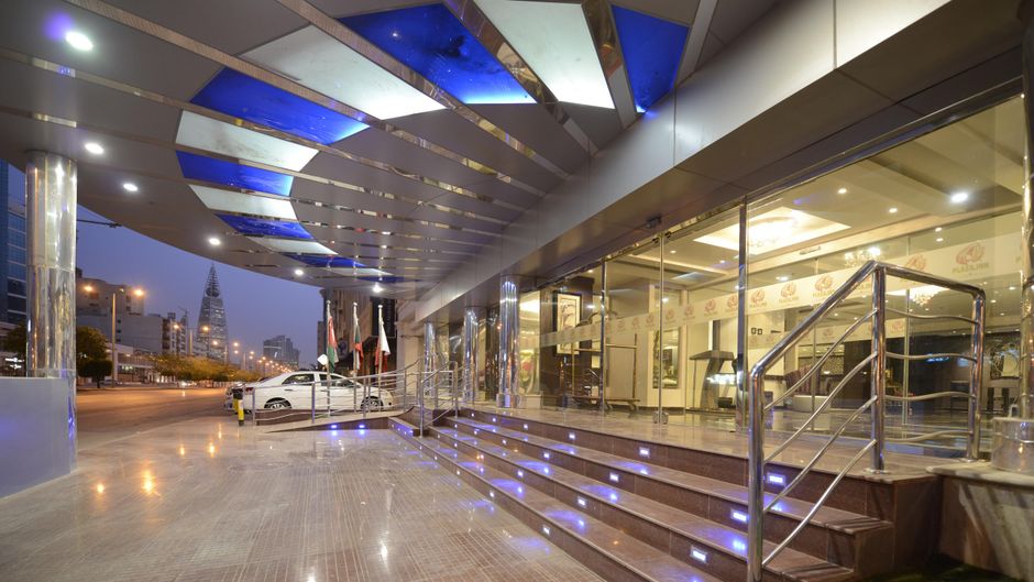Plaza Inn Olaya Exterior