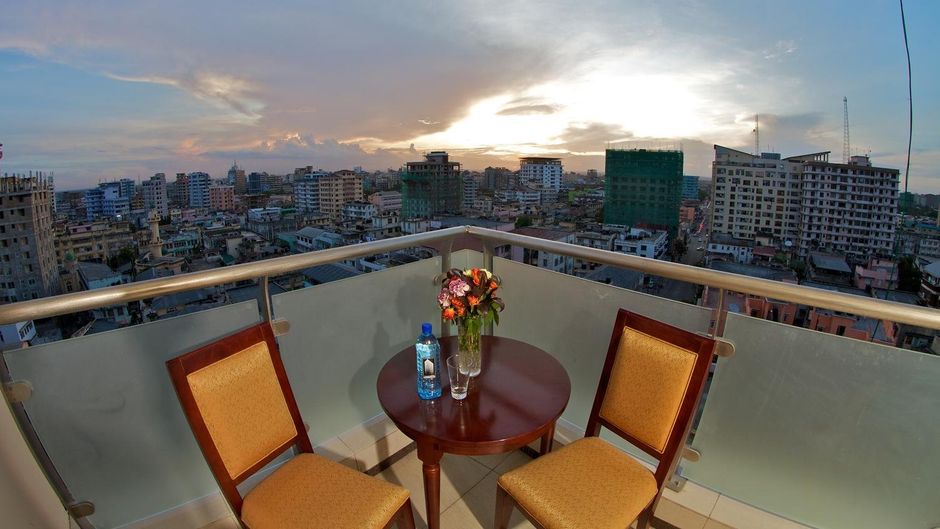 Tanzanite Executive Suites Room