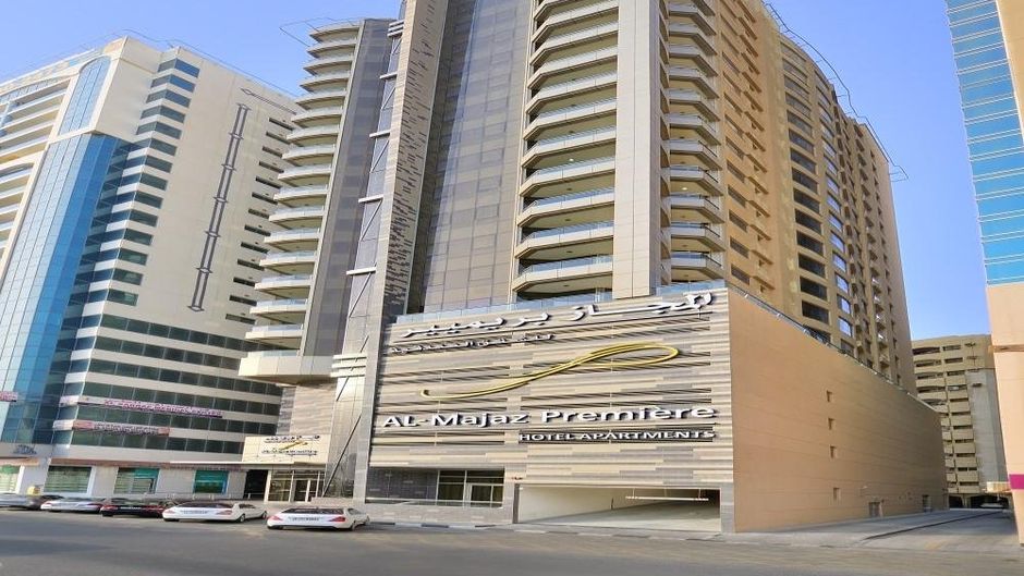 Al Majaz Premiere Deluxe Hotel Exterior