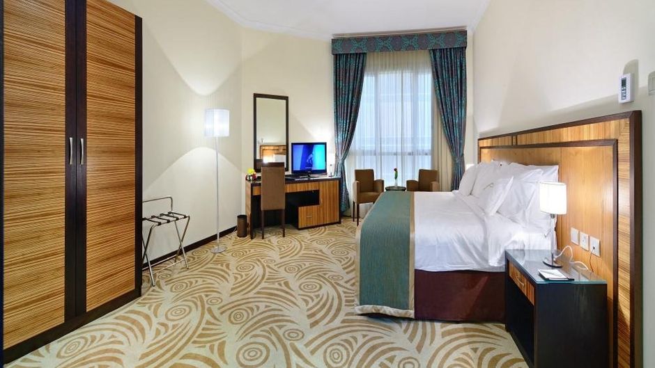Al Majaz Premiere Deluxe Hotel Room