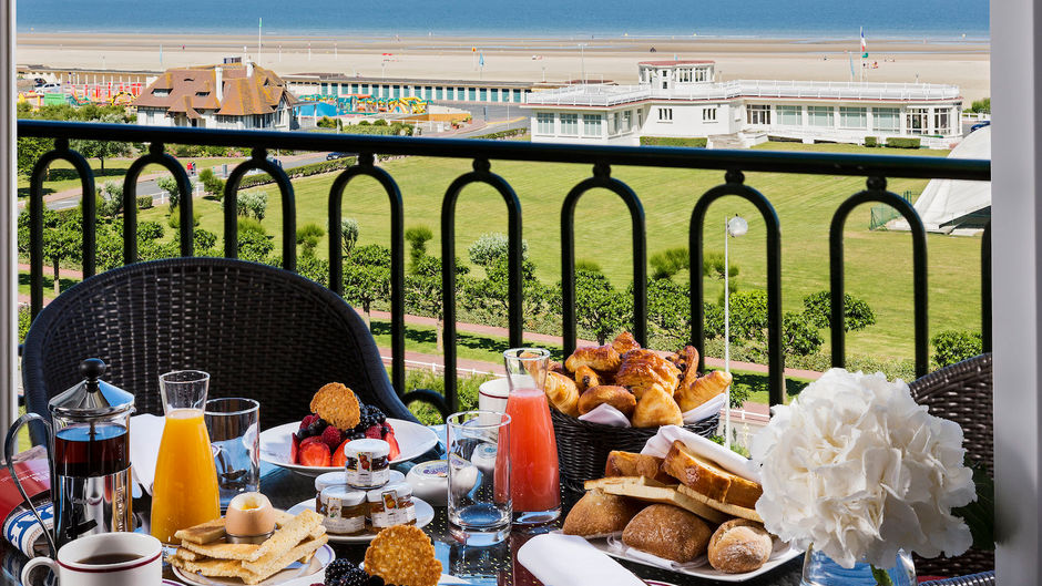 Hotel Royal Barriere Deauville Exterior