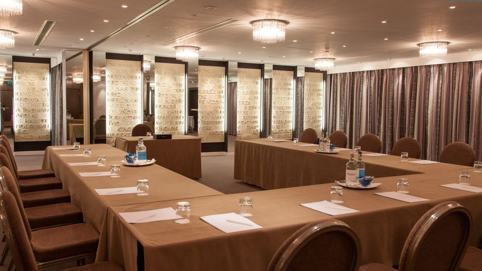 Winchester Hotel Meeting