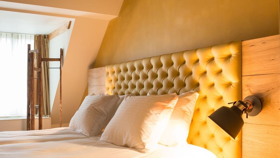 Van Rossum City Hotel Room