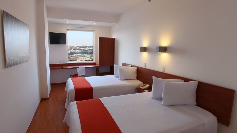 One Queretaro Centro Sur Room