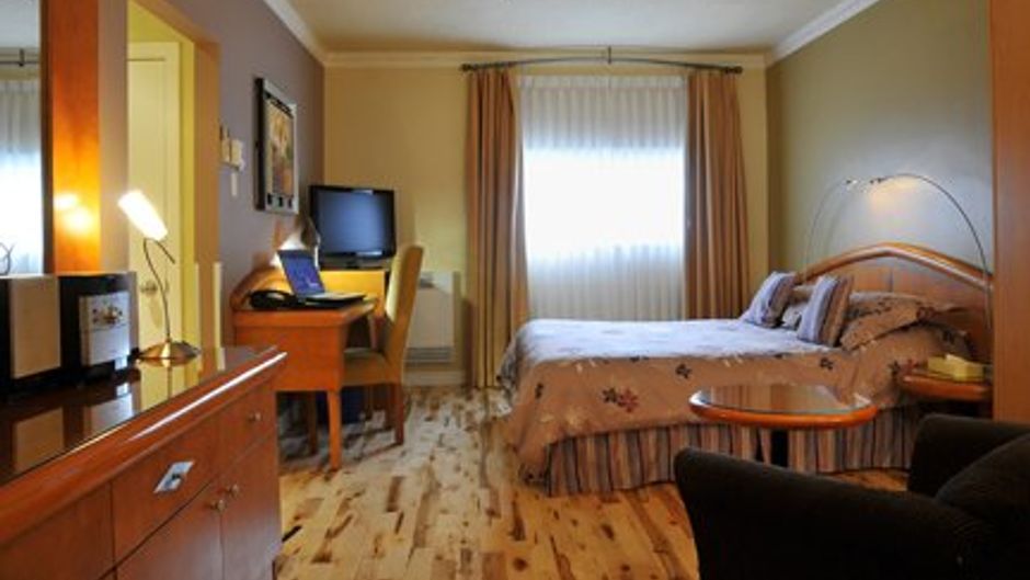 Auberge Le Pomerol Room