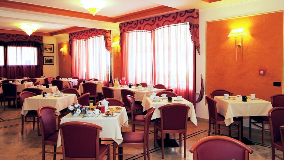 Fashion Hotel Restaurant