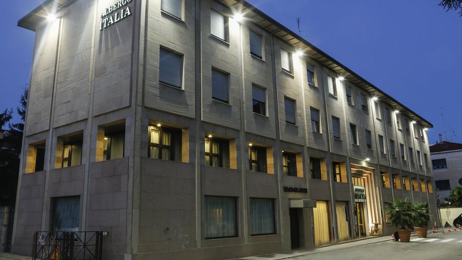 Italia Hotel Exterior