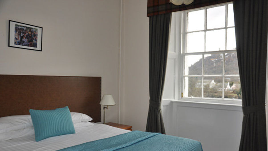 Atholl Arms Hotel Room