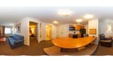 <b>Candlewood Suites Milwaukee Airport Suite</b>. Virtual Tours powered by <a href="https://www.leonardoworldwide.com/" title="Leonardo Worldwide" target="_blank">Leonardo</a>.