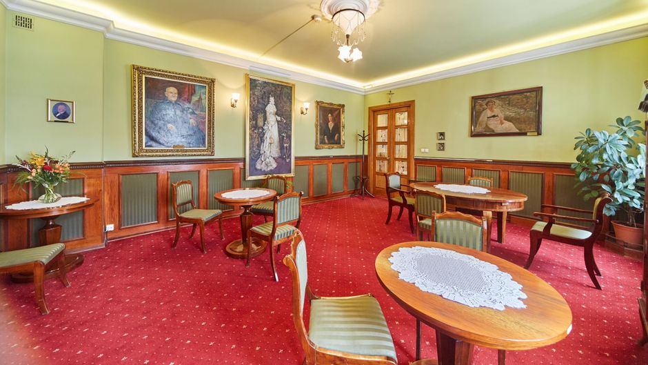 Pollera Hotel Meeting