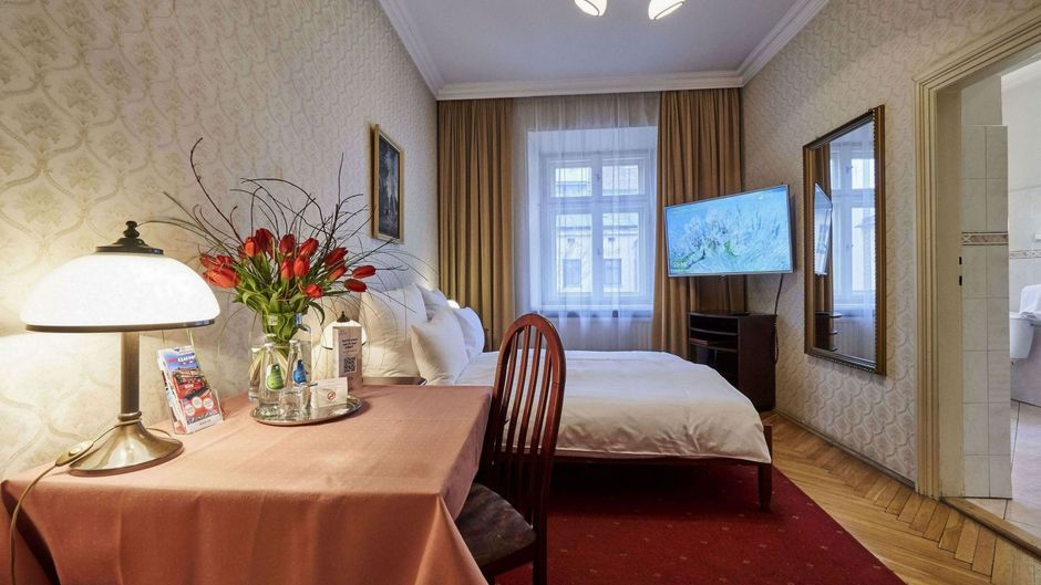 Pollera Hotel Room