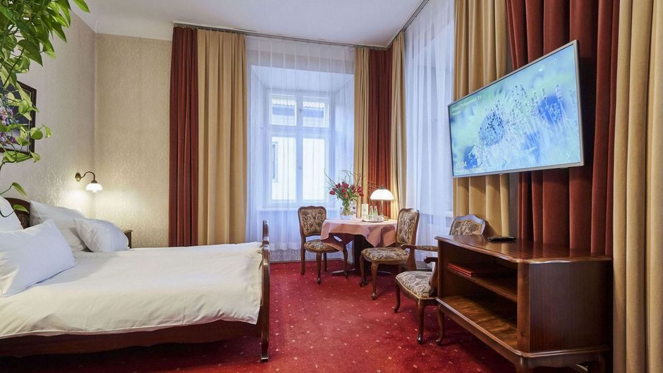 Pollera Hotel Room