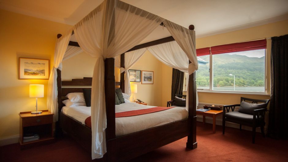 Four Seasons Hotel Room