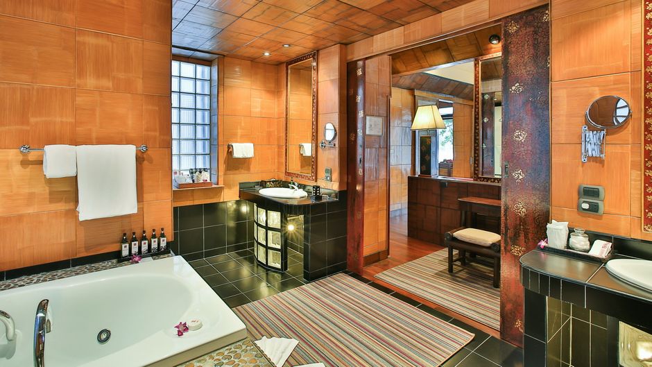 Mom Tri's Villa Royale Suite