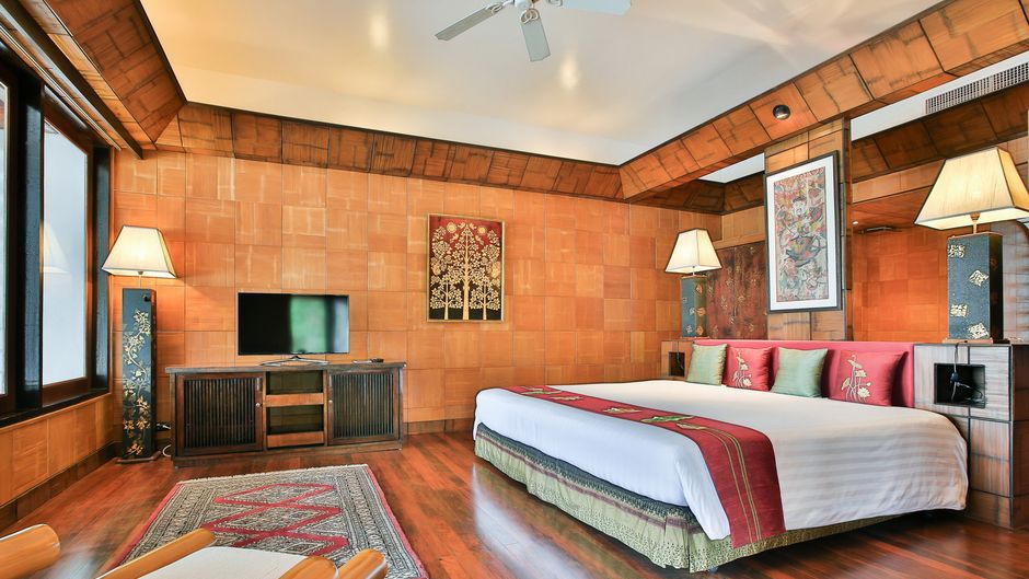 Mom Tri's Villa Royale Suite