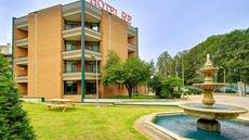 Hotel RE