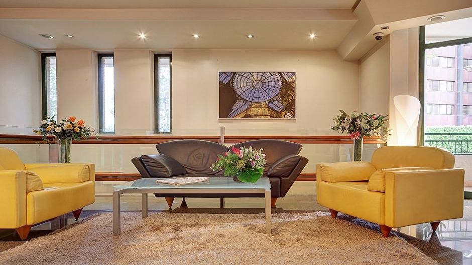 Hotel RE Lobby