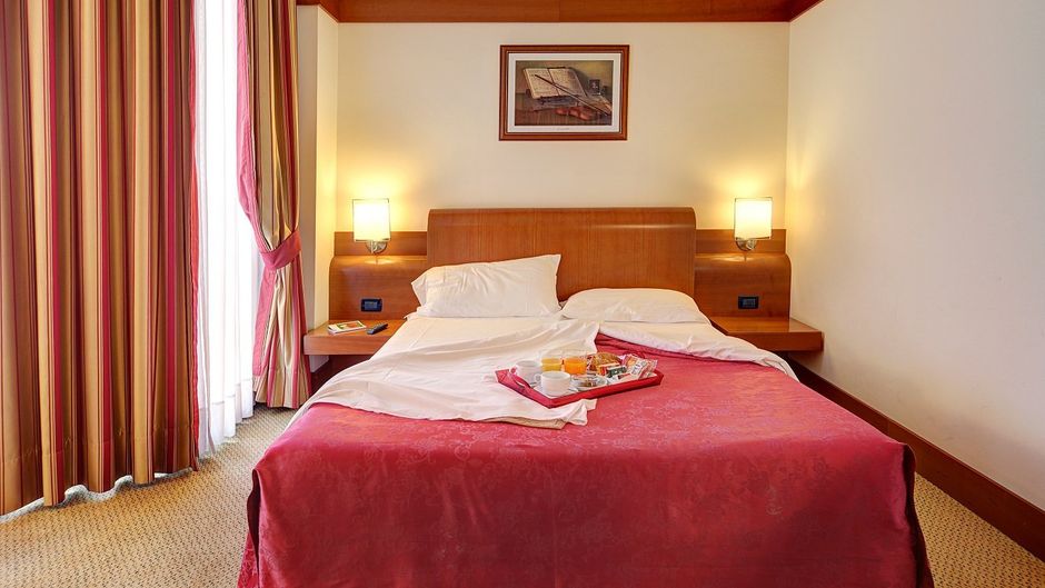 Hotel RE Room