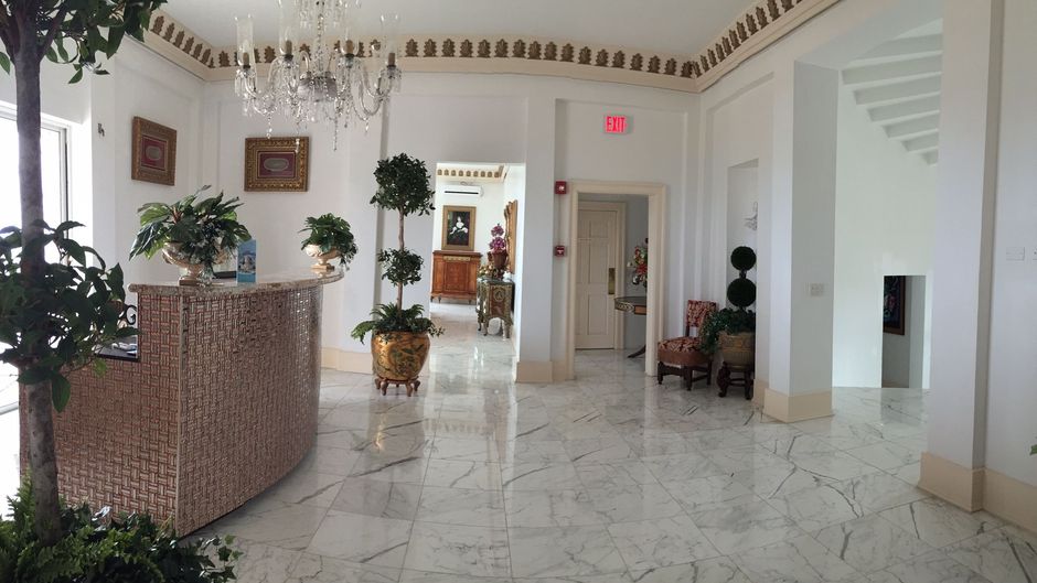 Ocean West Boutique Hotel Lobby
