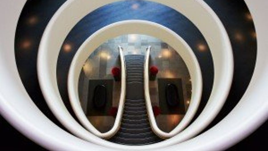 Aviator Hampshire Lobby