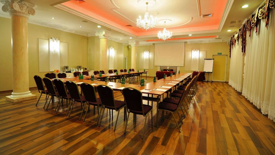 LORD Hotel & Conference Center Meeting