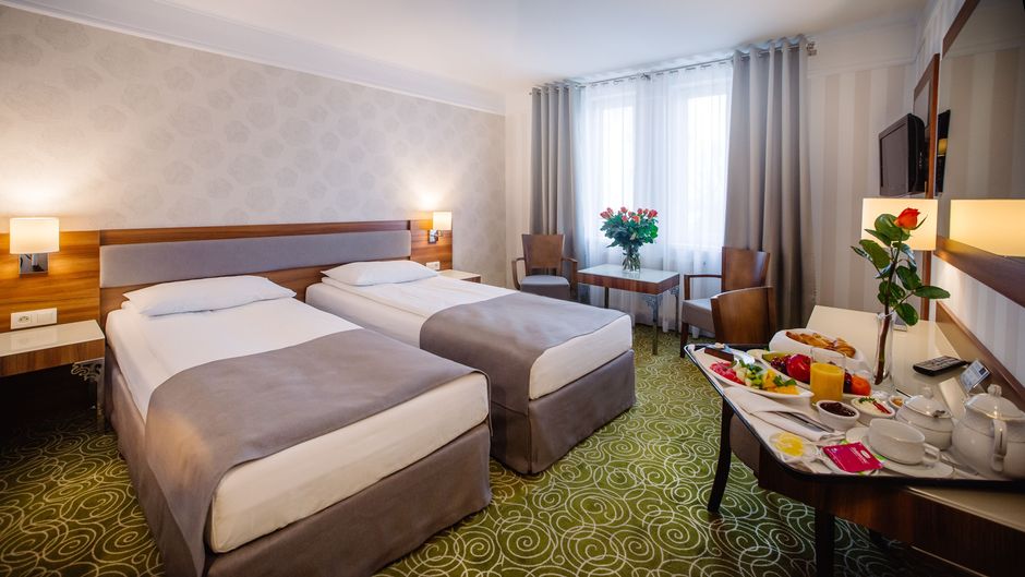 LORD Hotel & Conference Center Room